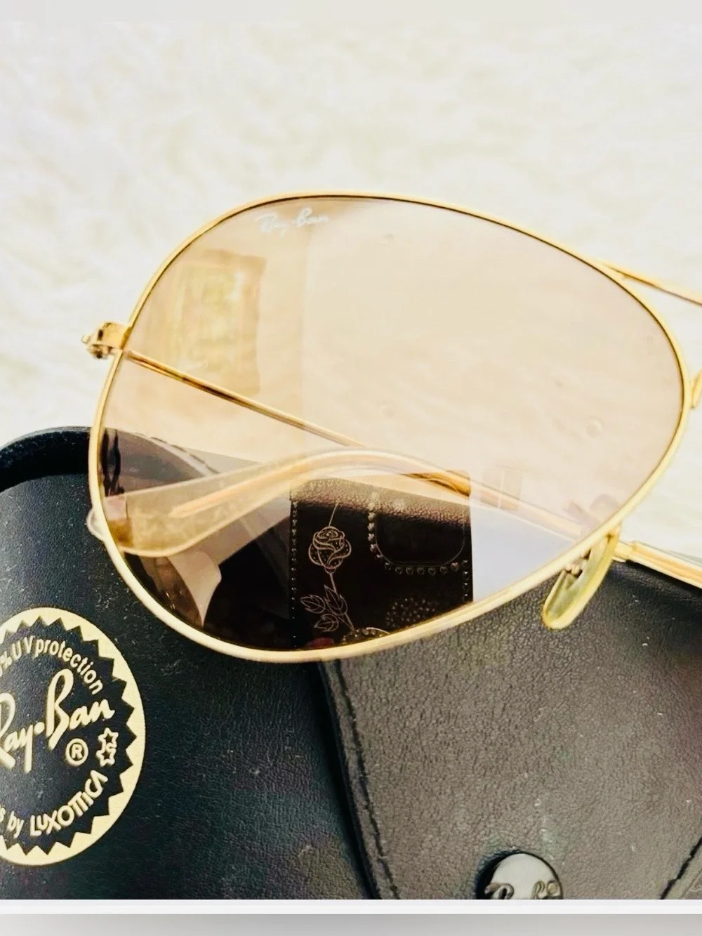 Ray-Ban Gold Aviator Sunglasses with Light Brown Lenses w/ case